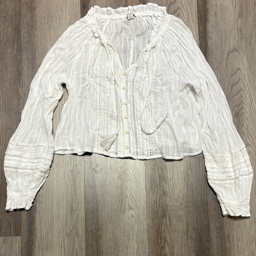 American Eagle Outfitters White Button-Up Blouse